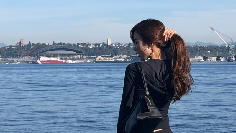 aespa's Giselle Flaunts Toned Figure in Black Leggings and Crop Top in New Instagram Photos cover