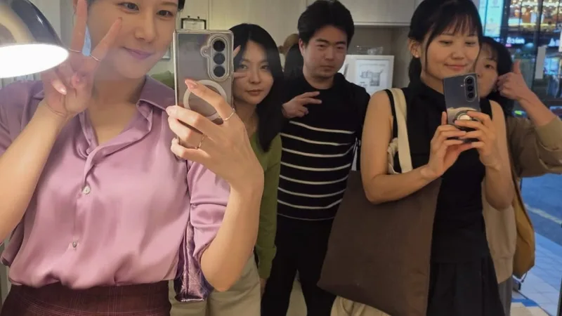 'I'm Solo' 33rd Season Star Jung-sook Shares Friendship Photos with Kwang-soo and Cast After On-Air Controversies cover