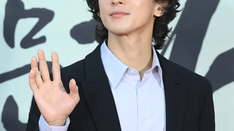 Jannabi's Choi Jung-hoon Shares Off-Grid Life Update with Yoga, Daily Musings, and Music Reflections cover