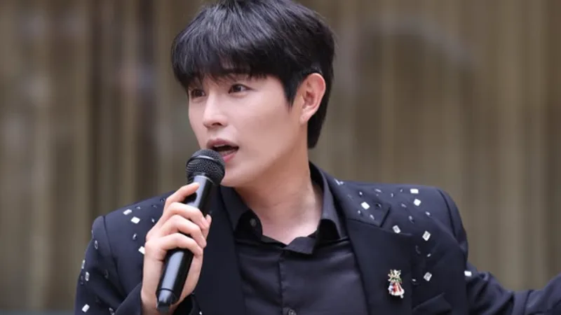 Kang Min-su Says Park Chung-hee's Achievements 'Should Not Be Belittled' Amid 'Assassins' Film Controversy cover