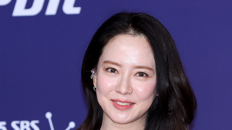 Song Ji Hyo Makes Surprise Appearance in '100 Days Of Deception' as Park Jin Young's Missing Adoptive Mother cover