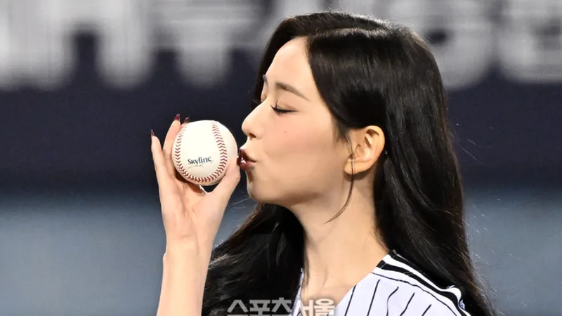 tripleS' Kim Chaewon Throws Ceremonial First Pitch Before LG Twins vs Doosan Bears KBO Wild Card Game 1 cover