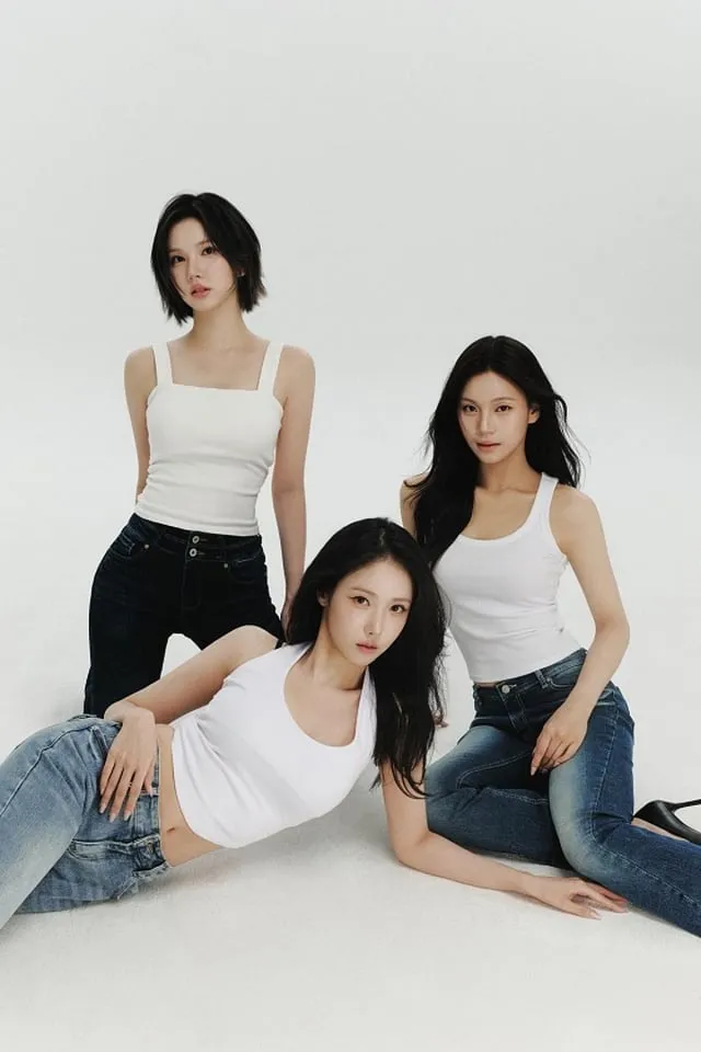 VIVIZ's Eunha, SinB and Umji Sign Exclusive Contracts with UNCORE cover